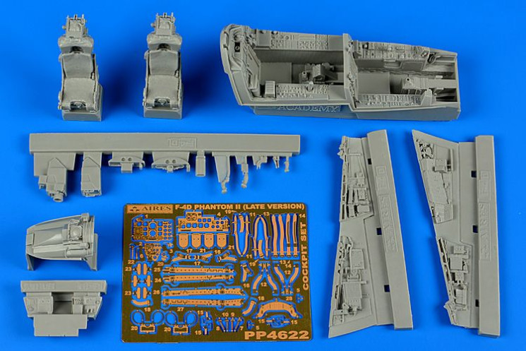 4622  F-4D Phantom II cockpit set - (late version)
