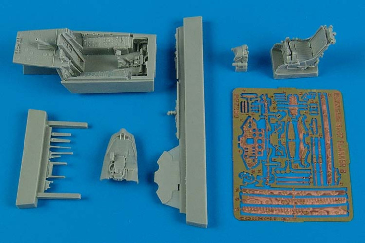 7280  Su-27 Flanker B/J-11B cockpit set
