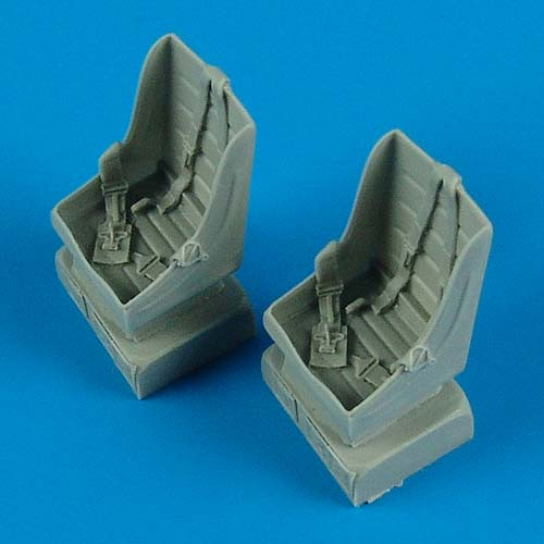 QB48482  T-28 Trojan seats with safety belts