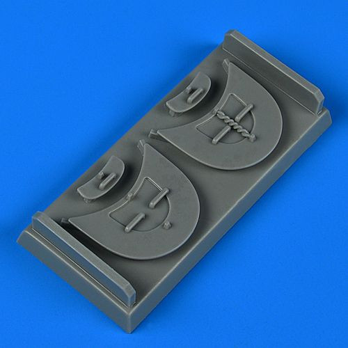 QB32302 P-40 Warhawk FOD covers