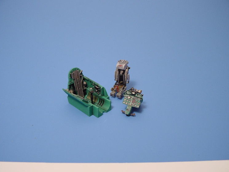 4049  MiG-21MF cockpit set