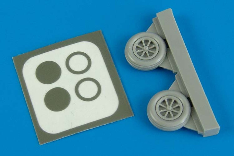 7284  P-40M/N wheels & paint masks
