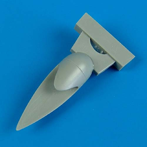 QB72373  F6F Hellcat correct radome