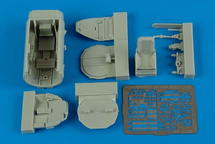 4528  Me 262A Schwalbe cockpit set