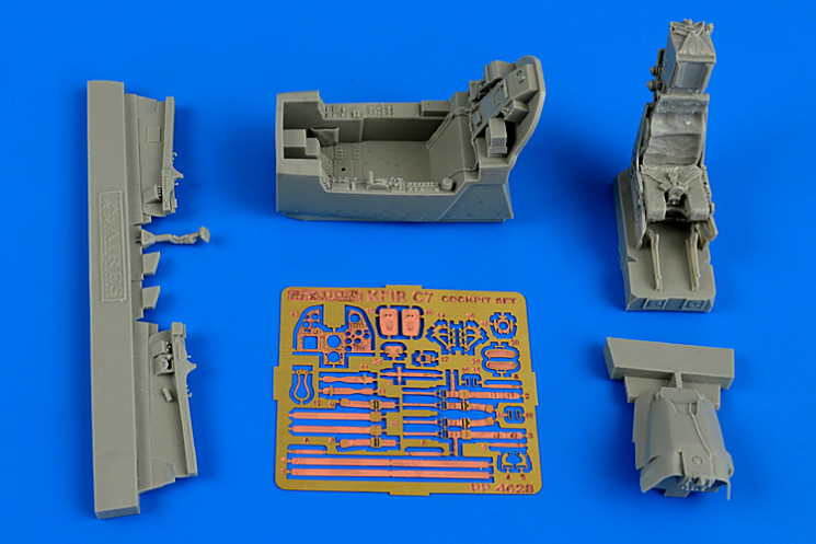 4628  Kfir C7 cockpit set