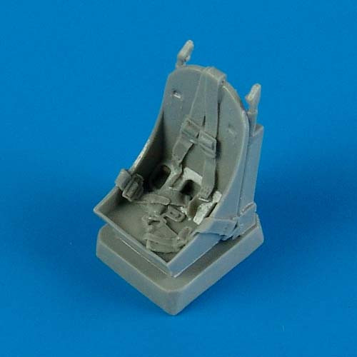 QB48392  P-39 Airacobra seat with seatbelts