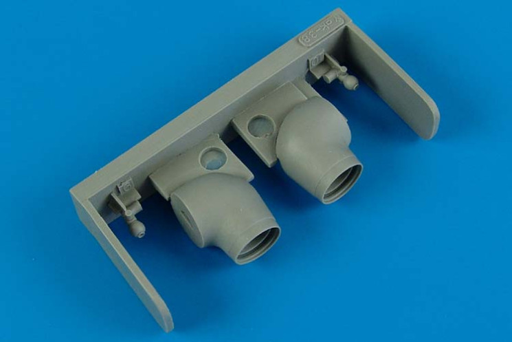 4533  Yak-38 variable exhaust nozzles