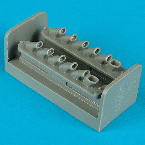 QB48079  IL-2 exhaust