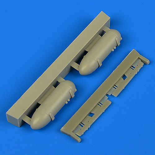 QB72593 Подвесные топливные баки с пилонами на Kawasaki Ki-61-Id Hien