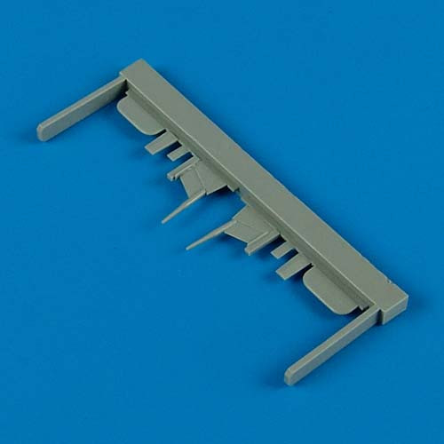 QB48394  A-7 Corsair antennas