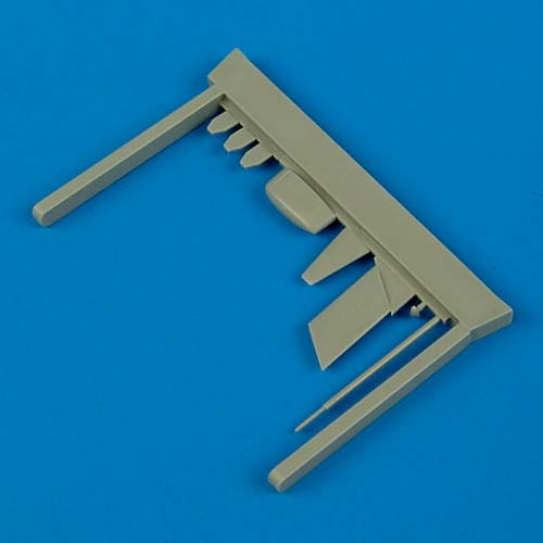 QB48495  A-1 Skyraider antennas