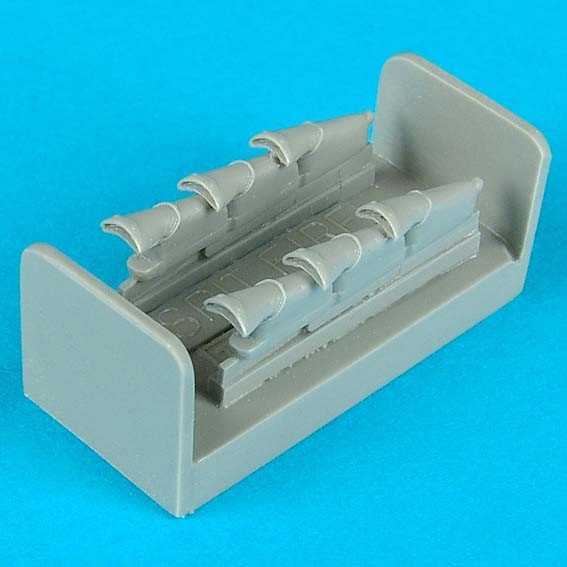 QB48082  Spitfire Mk. V exhaust