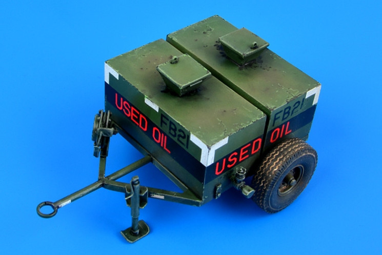 320041  USAF 150 gallon oil bowser