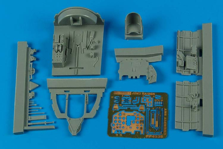 4538  J2M3 Raiden cockpit set