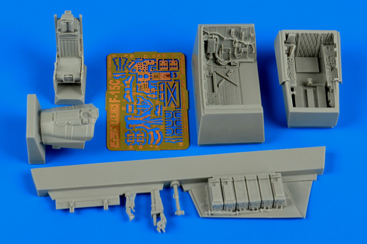7296  F-15C Eagle cockpit set