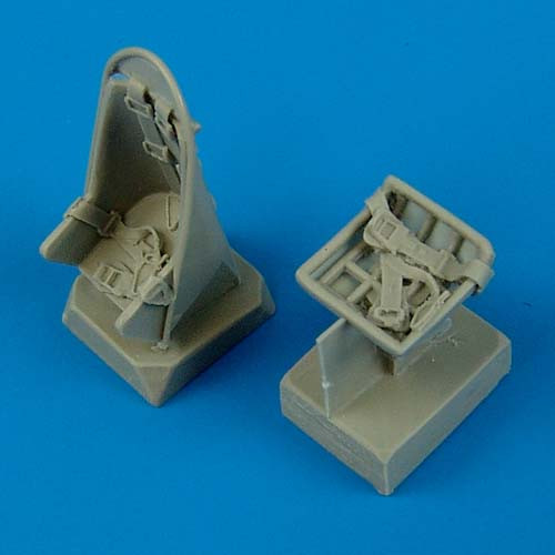 QB48499  Junkers Ju 87B Stuka seats with safety belts