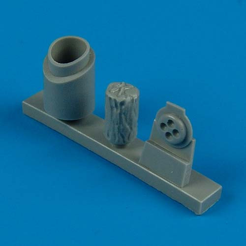 QB72286  SBD Dauntless life raft container