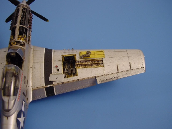 4082  P-51 Mustang gun bays