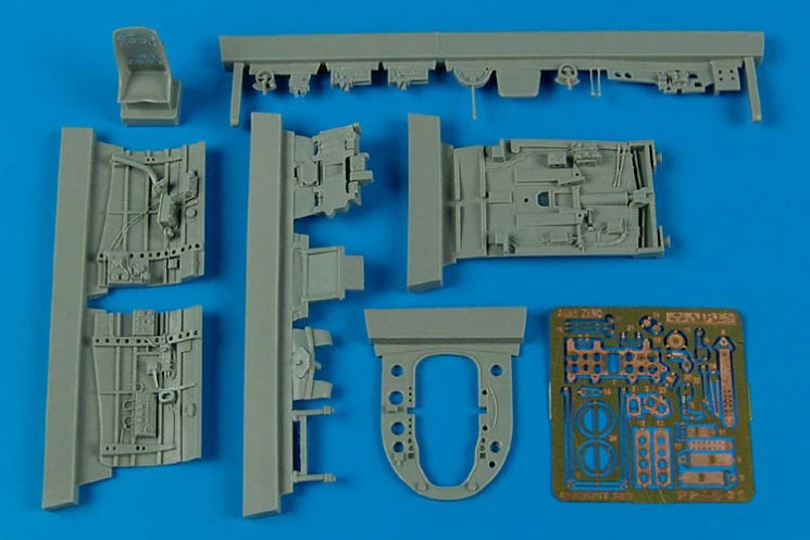 4541  A6M5 Zero cockpit set