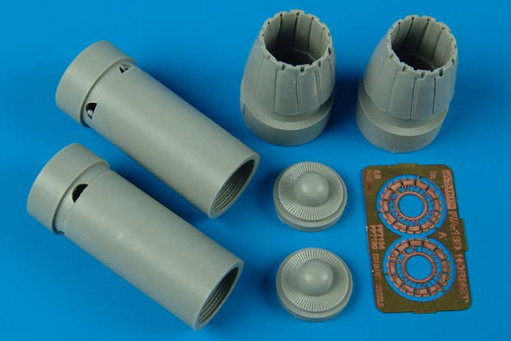 7199  F/A-18D Hornet exhaust nozzles - closed position