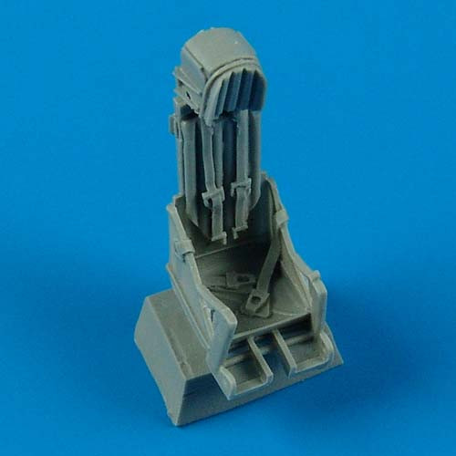QB48503  MiG-17 ejection seat with safety belts