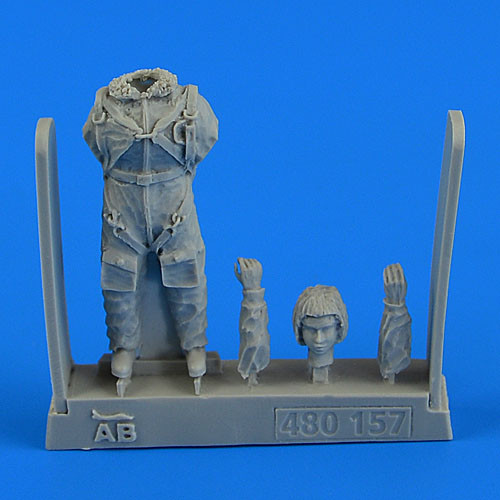 480157  Soviet Woman Pilot WWII with parachute