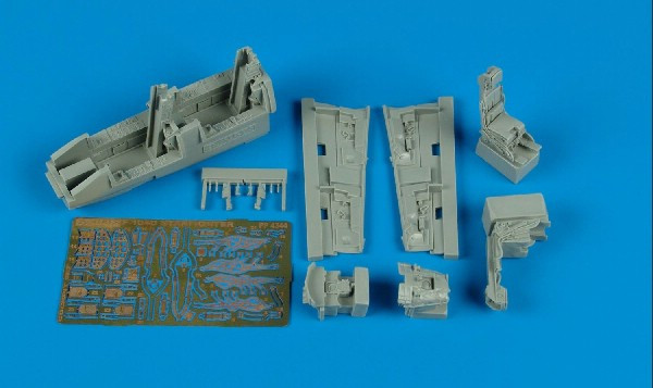 4344 F-104D Startfighter кабина