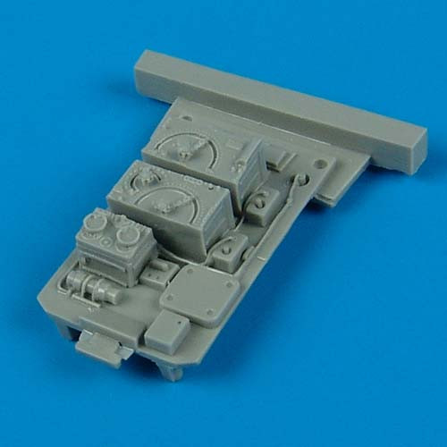 QB48199  Fi 156 Storch radio equipment