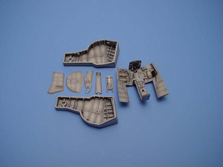 4087  Hawker Hunter wheel bays