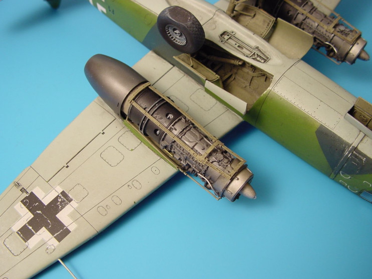 4205  Ar 234B Blitz detail engine set