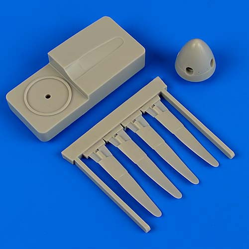 QB48707  P-51B/C/D Mustang propeller w/tool
