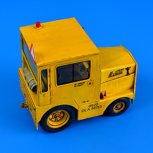 320050  UNITED TRACTOR GC-340-4 A9 Cab-LPG