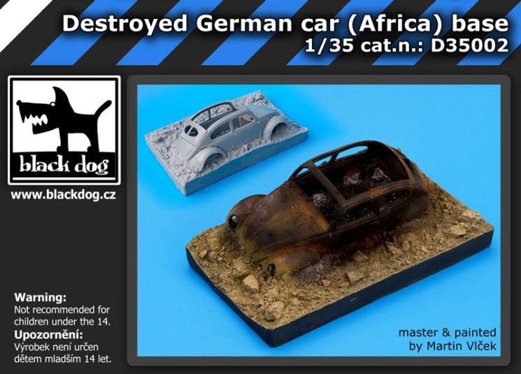 d35002 Destroyed german car Afrika base
