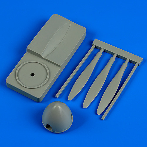 QB32165  Spitfire Mk.Vb propeller w/tool
