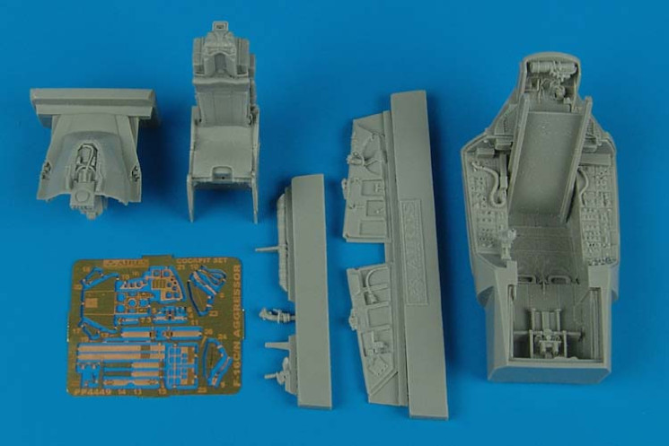 4449  F-16C/N Aggressor cockpit set