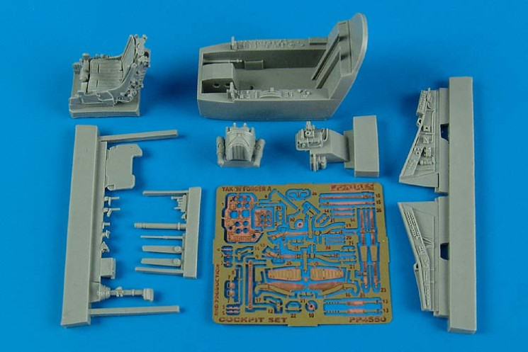 4550  Yak-38 Forger cockpit set