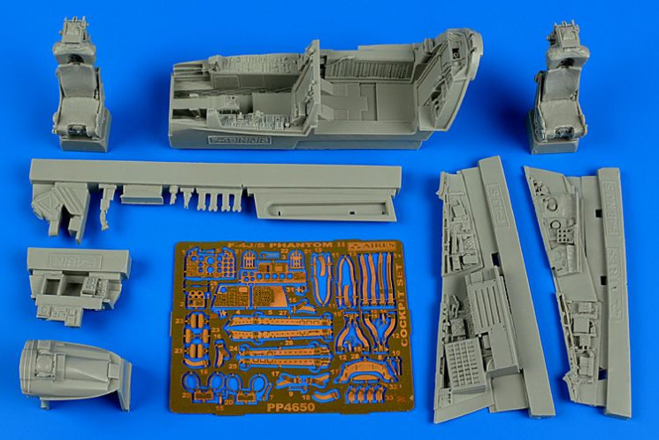 4650  F-4J/S Phantom II cockpit set