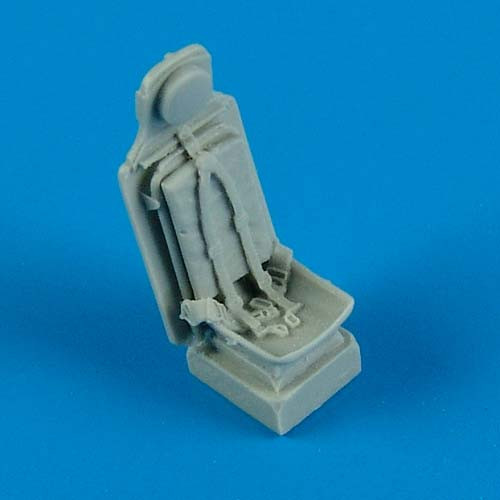 QB72397  P-51D Mustang seat with safety belts