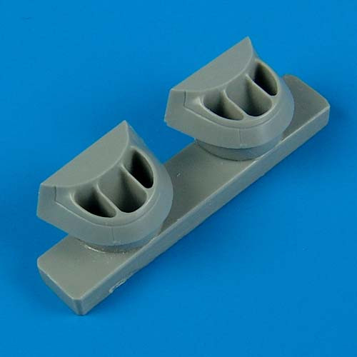 QB72198  P-38J Lightning correct air intakes