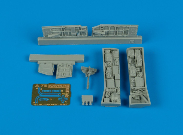 4349  A-7E Corsair II electronic bays
