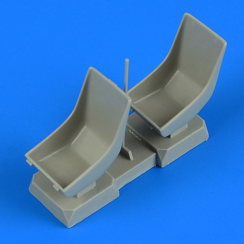 QB32203 Bucker Bu 131 правильные кресла