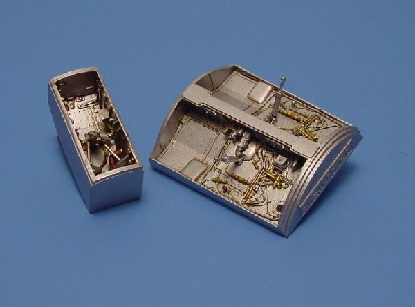 4103  F-104 Starfighter wheel bays