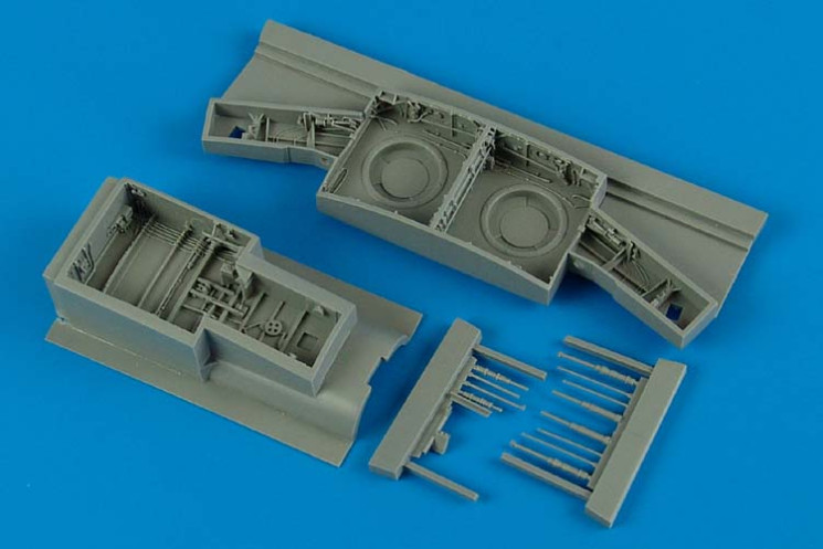 2165  F-86F Sabre wheel bays