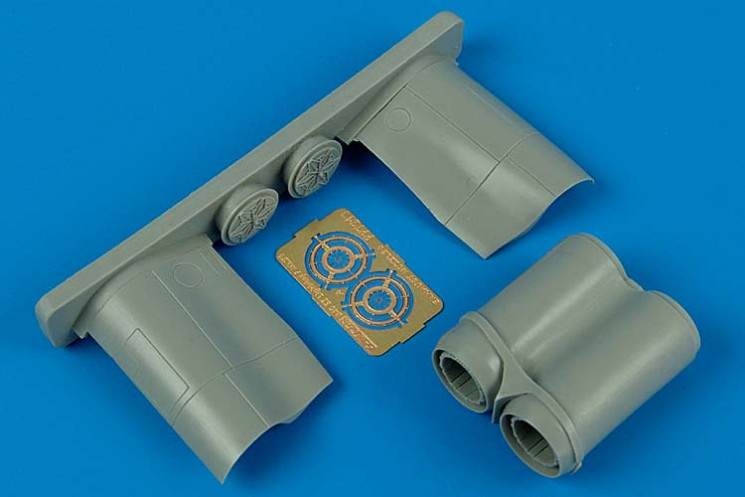 7213  BAE Lightning F.6/F.2A exhaust nozzles