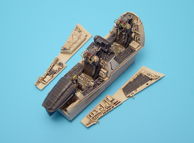 4220  RF-4B Phantom II cockpit set
