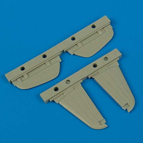 QB72403  P-40B/C stabilizer