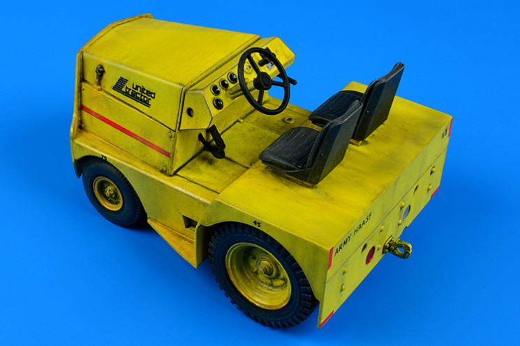 320060  UNITED TRACTOR GC-340/SM340 tow tractor (dual mounting)