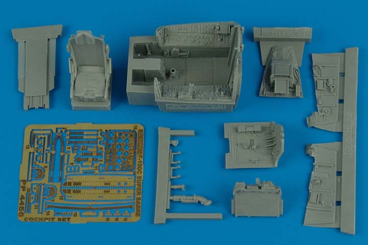 4456  F-100C Super Sabre cockpit set