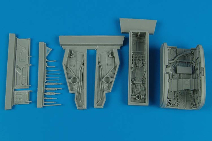 4457  F-100C/D Super Sabre wheel bays