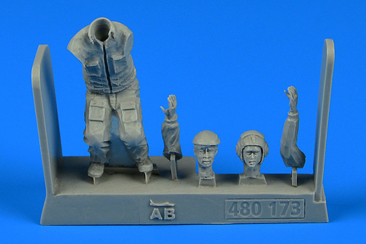 480173  Soviet  Aircraft Mechanic - the period of the Warsaw pact (2)